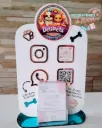 Stand QR con Tarjetero